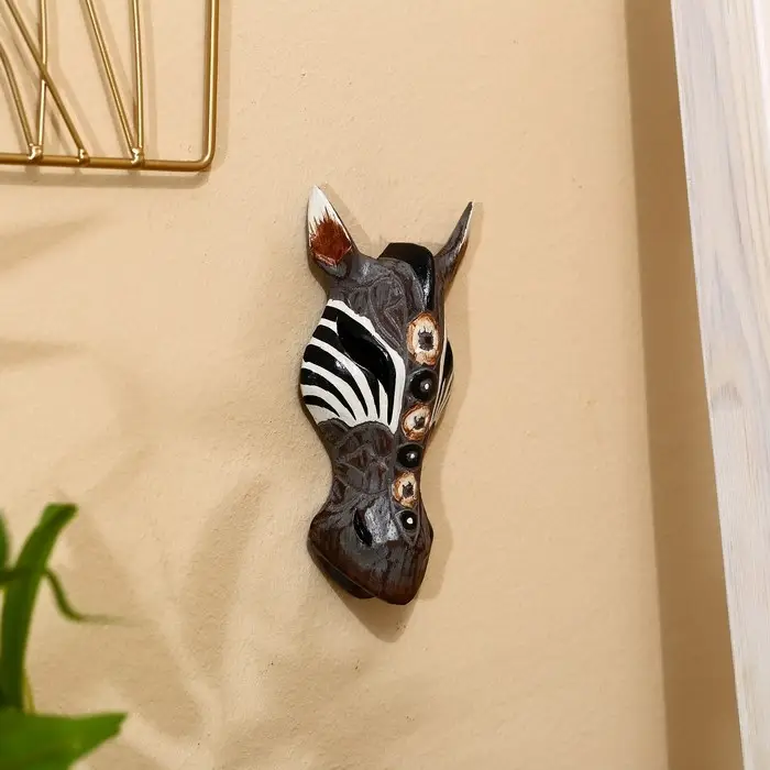 Маска Маска "Зебра" албезия 19х9х4 см