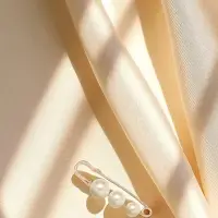 Булавка &laquo;Три жемчужины&raquo;, 6 см, белая в золоте