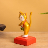 Сувенир на подставке «Кошка с сумочкой», 5×5×11 см, дерево