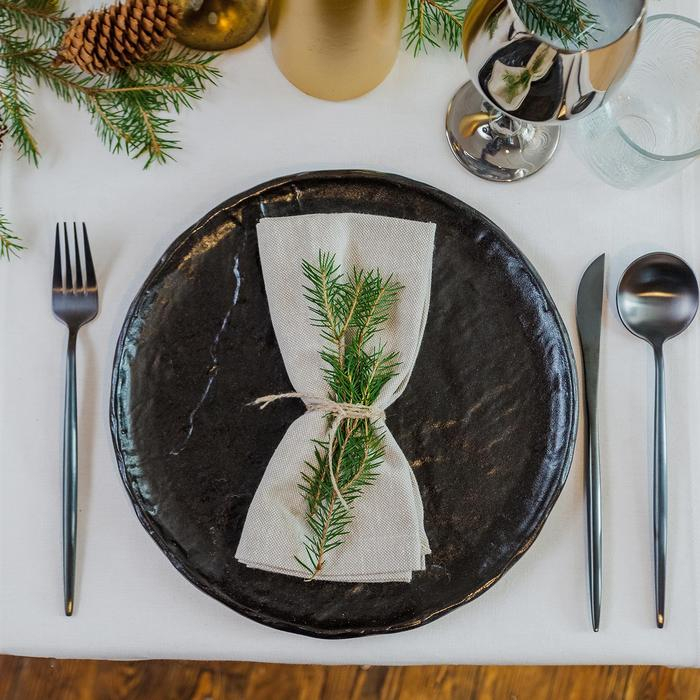 Блюдо фарфоровое для подачи Magistro Pietra lunare, d=27 см, цвет чёрный Блюдо фарфоровое для подачи Magistro Pietra lunare, d=27 см, цвет чёрный