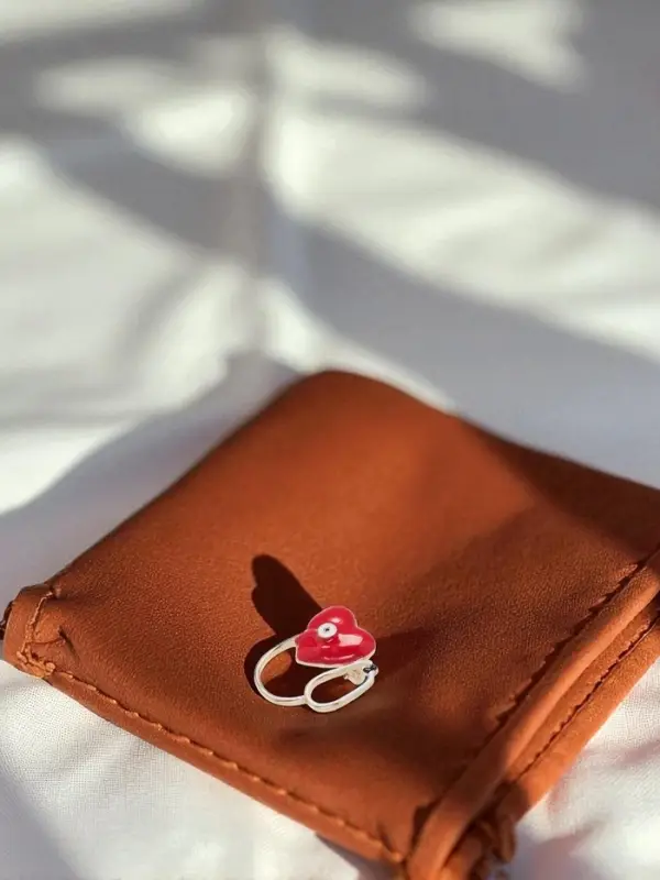 Брошь &laquo;Стетоскоп с сердцем&raquo;, разноцветная в золоте