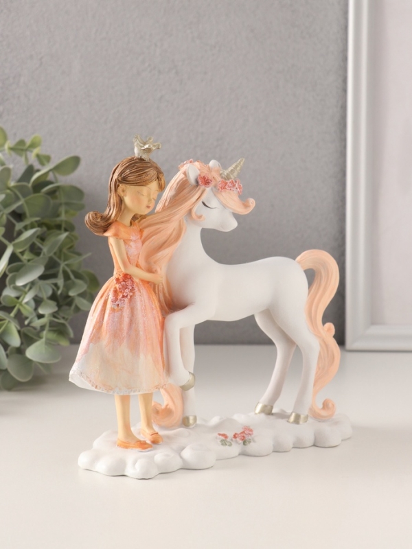 Сувенир полистоун  Сувенир полистоун "Девочка-принцесса с единорогом" персиково-розовый 17х7х17 см