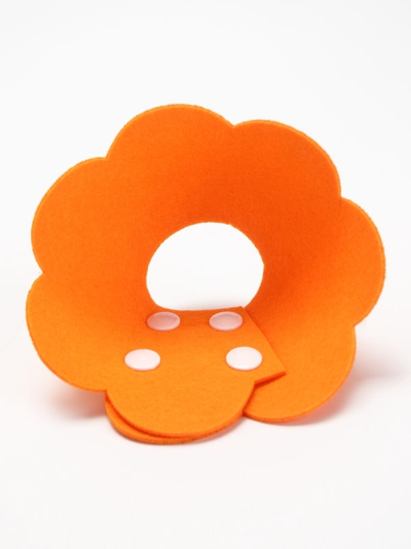 Ветеринарный воротник из фетра  Ветеринарный воротник из фетра "Ромашка", размер M, оранжевый