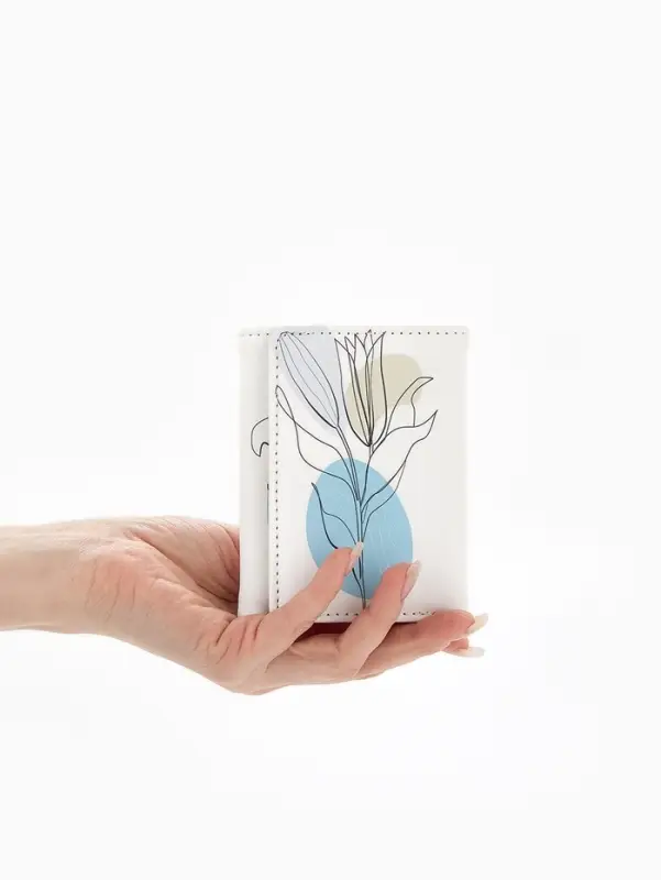 Кошелёк женский на кнопке, 10.5&times;2.5&times;8.5 см, с цветочным принтом, белый