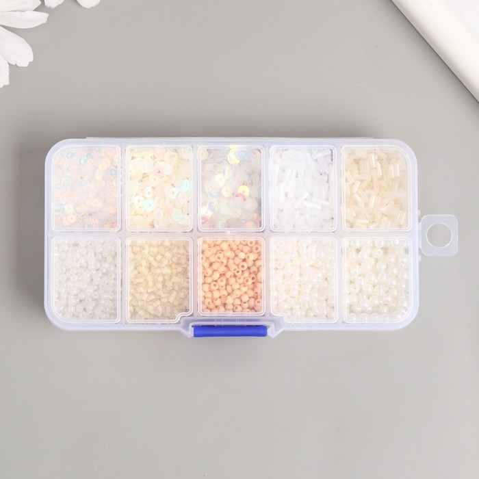 Бисер стекло 8/0, 12/0 в шкатулке  Бисер стекло 8/0, 12/0 в шкатулке "Телесный" бусины, стеклярус и пайетки 13х6,5х2,3 см