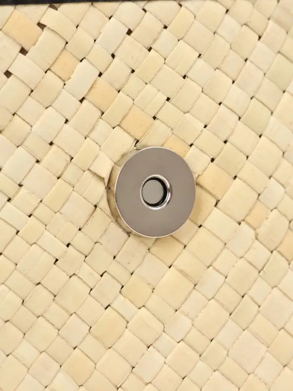 Сумка плетёная на застёжке из пандана, 35&times;12&times;40 см, бежево-чёрная