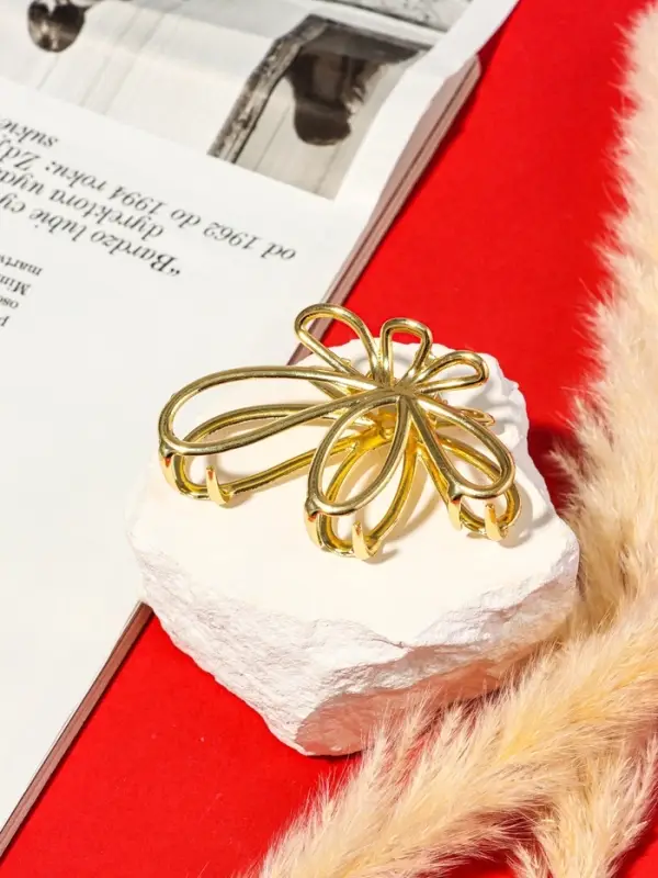 Крабик для волос &laquo;Валери&raquo;, лепестки, 7 см, золотистый