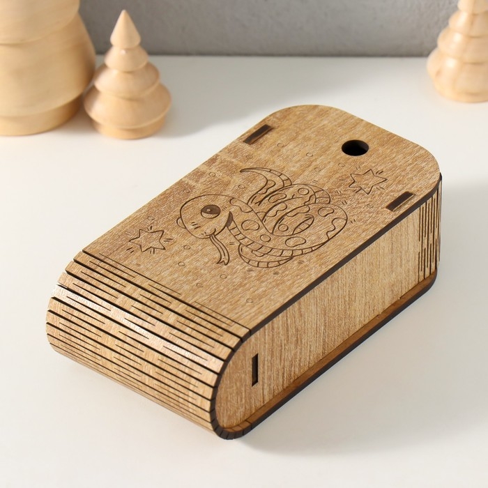 Новогодняя шкатулка  Новогодняя шкатулка "Змея. Звезда" 13х7х4