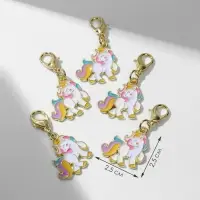 Шарм «Единорог» роскошный, цветной в золоте Шарм «Единорог» роскошный, цветной в золоте