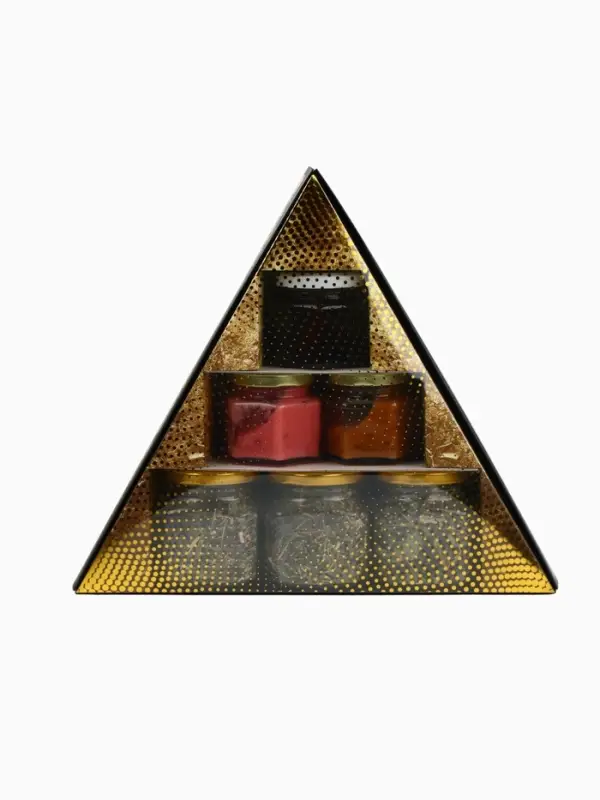 Подарочный набор новогодний &laquo;Золотая коллекция&raquo; варенье с шишками, крем-мед 2 шт, чай в банке 3 шт