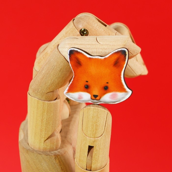 Значок талисман «Лиса», 3,5 х 3,3 см. Значок талисман «Лиса», 3,5 х 3,3 см.