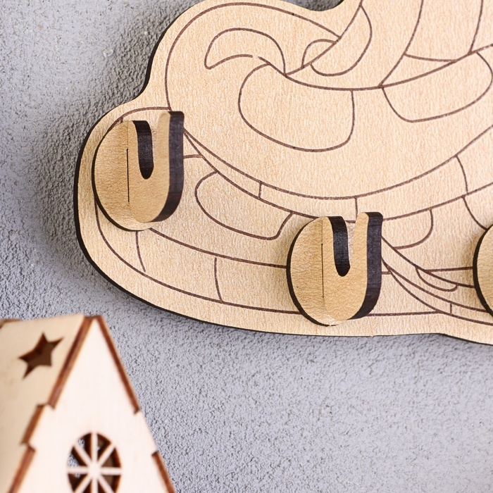 Новый год. Ключница с символом года Новый год. Ключница с символом года "Змейка 2025", 14,3 х 15 х 3 см