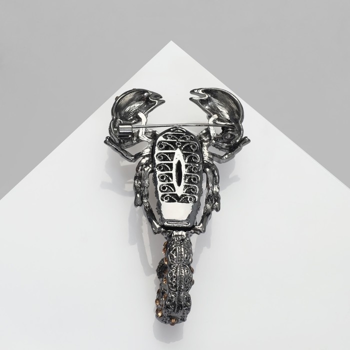 Брошь «Скорпион», цветная в сером металле Брошь «Скорпион», цветная в сером металле