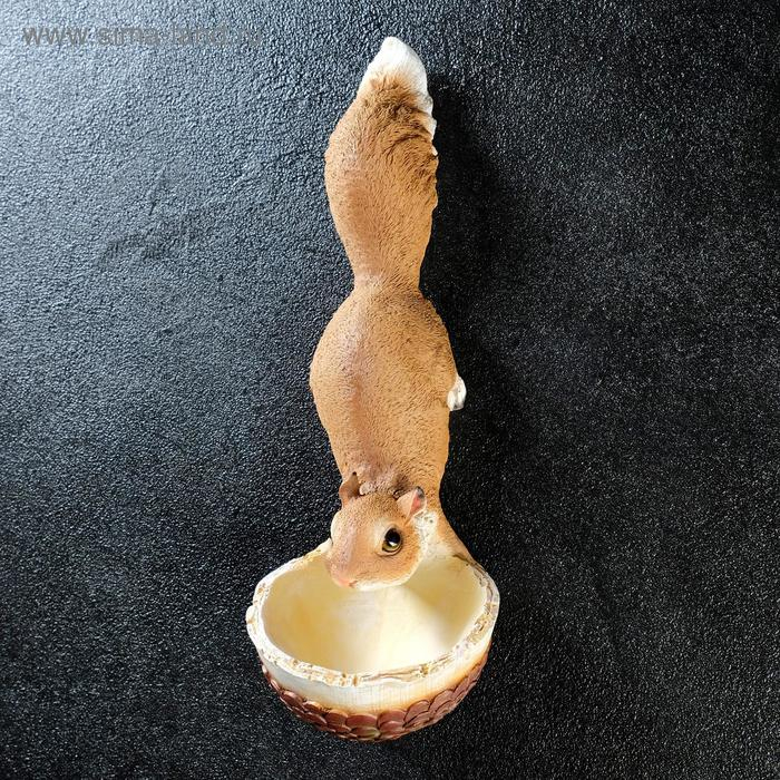 Подвесной декор - кормушка Подвесной декор - кормушка "Белочка" 11х11х35см