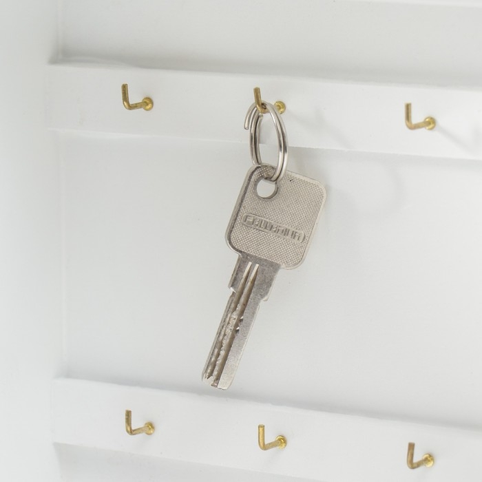 Ключница дерево 6 крючков Ключница дерево 6 крючков "Сердце и бант" серый 25,5х7х21 см