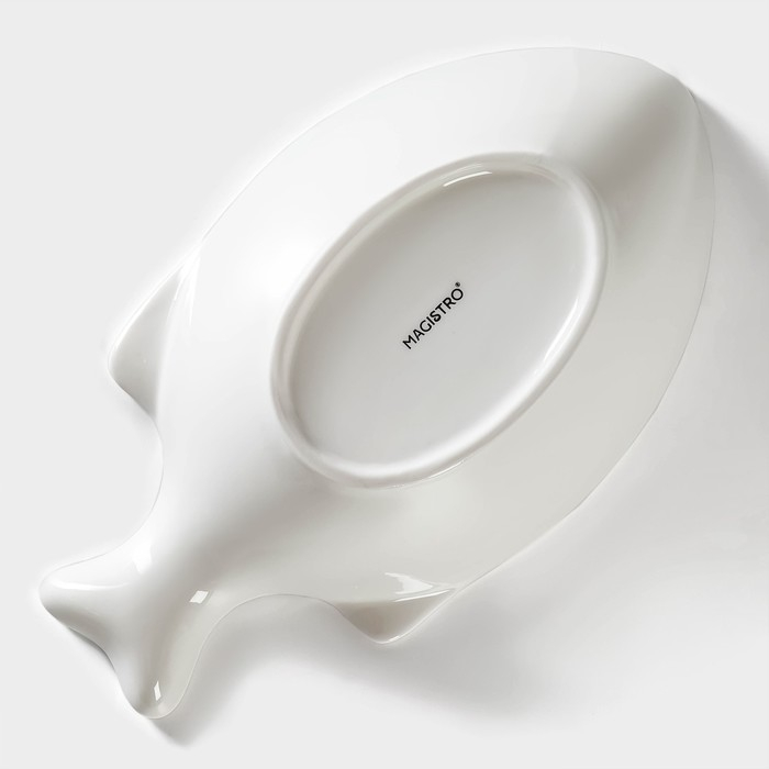 Салатник фарфоровый Magistro «Рыбка», 1 л, 26,5×15×8,5 см, цвет белый