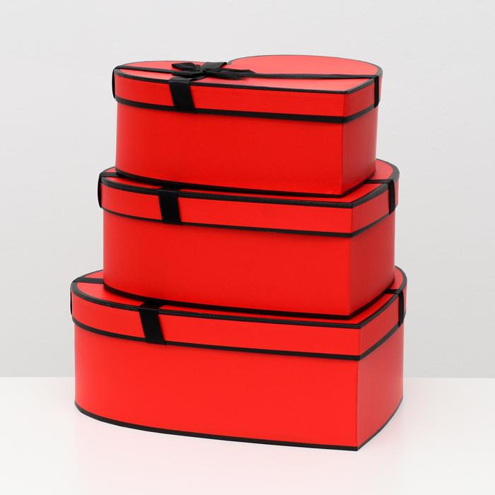 Набор коробок 3 в 1 Набор коробок 3 в 1 "Сердца", 33 x 32 x 11.5 - 26 x 25 x 9.5 см