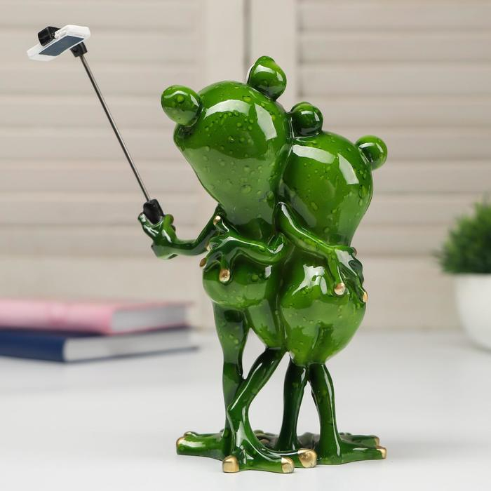 Сувенир полистоун лак Сувенир полистоун лак "Парочка лягух селфится" 20,5х11х13,5 см