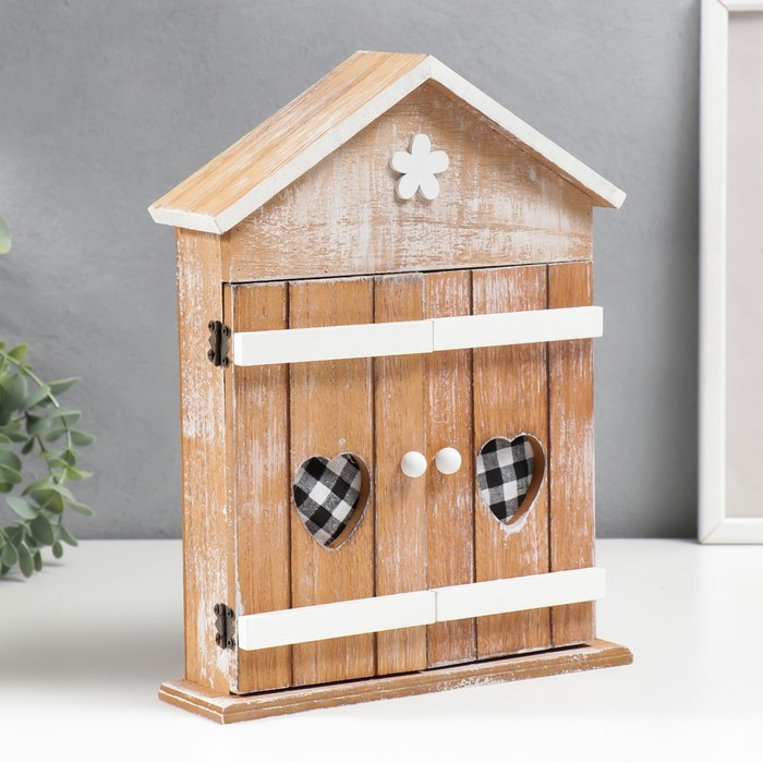 Ключница дерево 6 крючков Ключница дерево 6 крючков "Дом со ставнями-сердечками" 29,5х22,5х6 см