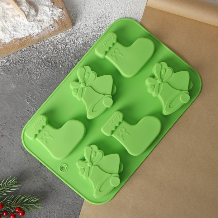 Форма для выпечки новогодняя Доляна &laquo;Новый год. Колокольчики и сапожок&raquo;, силикон, 25,5&times;17 см, 6 ячеек, цвет зелёный