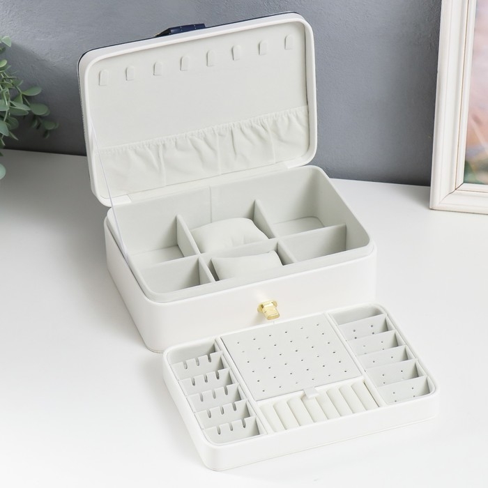 Шкатулка кожзам для украшений  Шкатулка кожзам для украшений "С пряжкой" белая 24х18,5х9 см