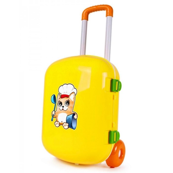 Кухня с набором посуды в жёлтом чемодане Кухня с набором посуды в жёлтом чемодане