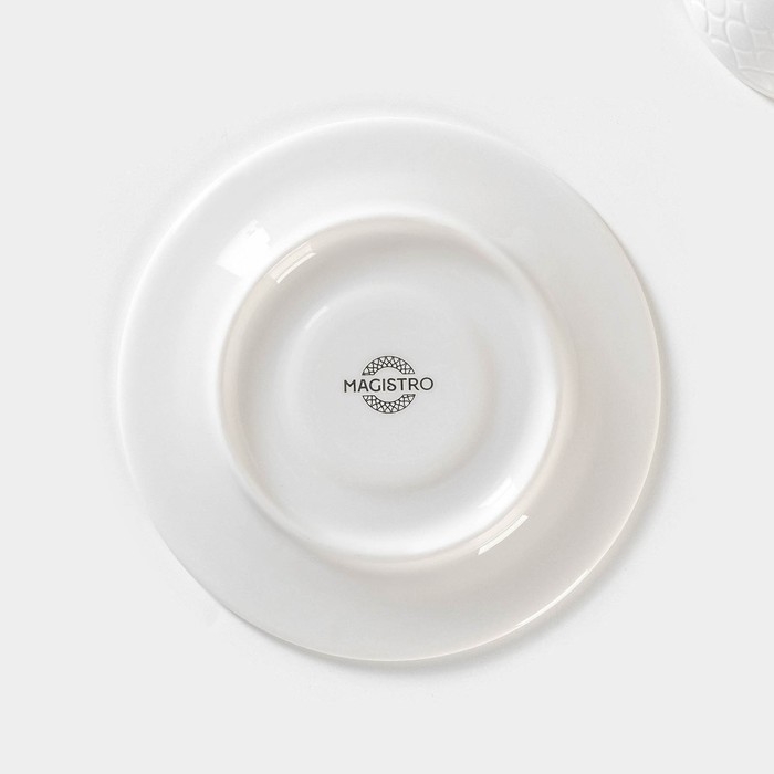 Чайная пара фарфоровая Magistro Argos, 2 предмета: чашка 220 мл, блюдце d=15 см, цвет белый Чайная пара фарфоровая Magistro Argos, 2 предмета: чашка 220 мл, блюдце d=15 см, цвет белый