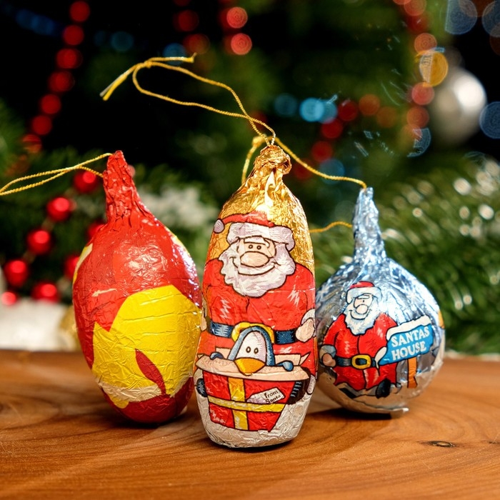 Шоколад молочный фигурный Шоколад молочный фигурный "Рождественские елочные украшения", 100 г