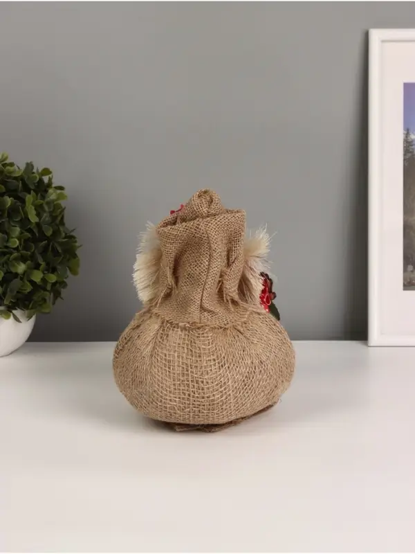 Фигурка - оберег &laquo;Домовой. Васек на мешковине, с красным мешком&raquo;, 26&times;21&times;21 см