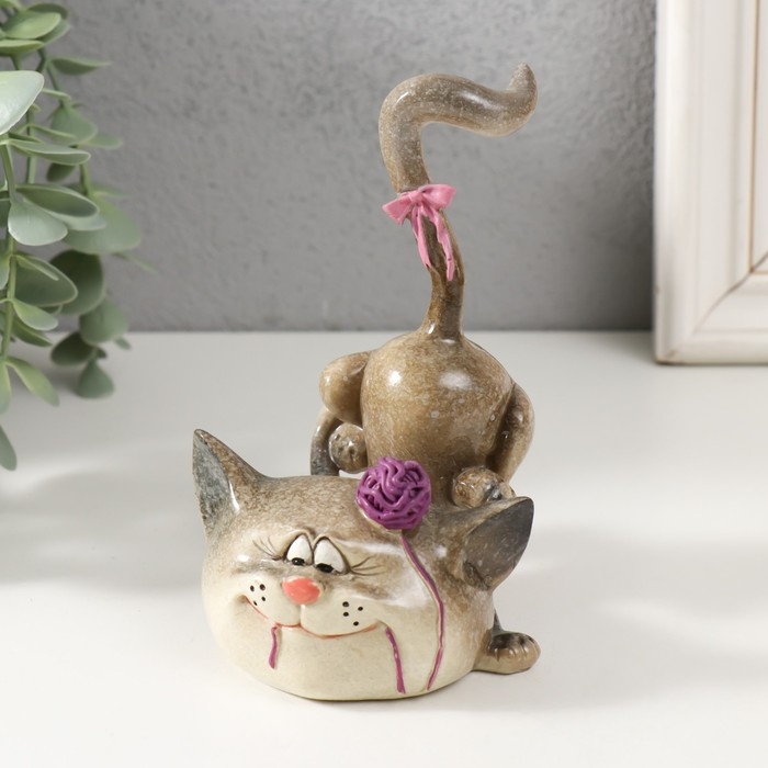 Сувенир полистоун лак Сувенир полистоун лак "Кошечка играет с клубком" 9,5х8х12,5 см