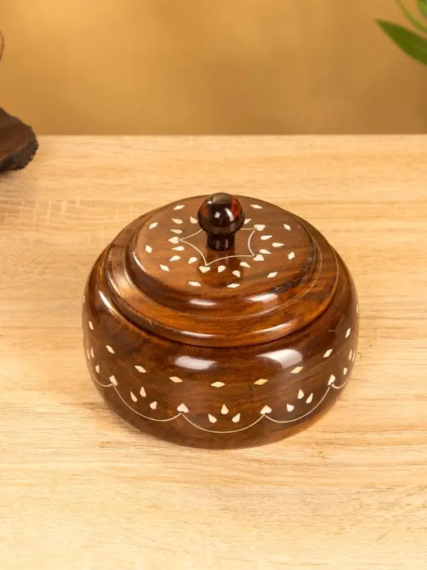 Ваза для конфет  Ваза для конфет "Ассорти" 15х15х10 см, дерево шишам