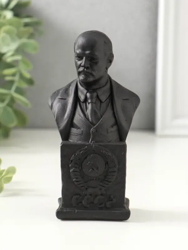 Бюст Ленина, 12х6х4.5см, графит Бюст Ленина, 12х6х4.5см, графит