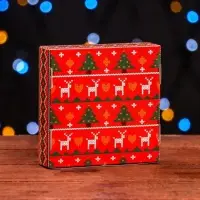 Подарочная коробка сборная с окном «Новогодний орнамент», 11.5×11.5×3 см
