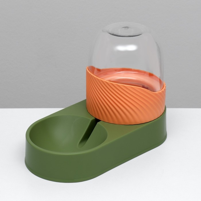 Автопоилка для животных 2,5 л, зелено-оранжевый Автопоилка для животных 2,5 л, зелено-оранжевый