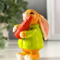 Сувенир полистоун "Зайчик с морковью, в зелёном пальто" 7х4,5х9 см Сувенир полистоун "Зайчик с морковью, в зелёном пальто" 7х4,5х9 см