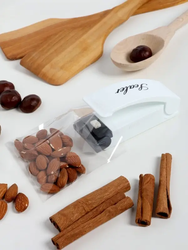 Машинка для запаивания пакетов, 10&times;4 см, белая