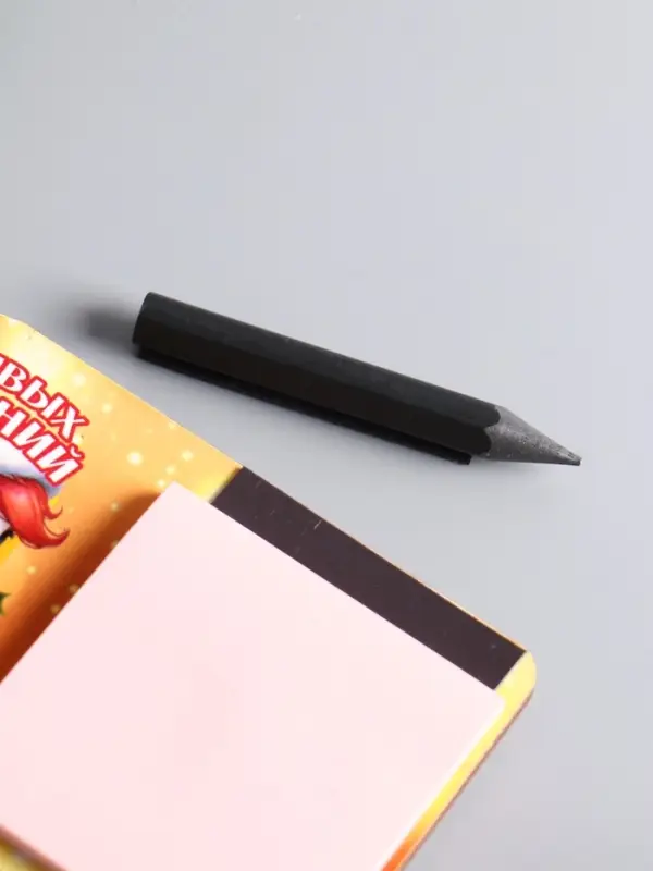 Магнит новогодний с блоком для заметок «Счастливых мгновений», размер магнита 6×10.5 см