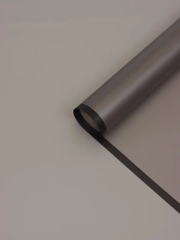 Пленка для цветов, "Полупрозрачная кайма", черная, 57х57 см