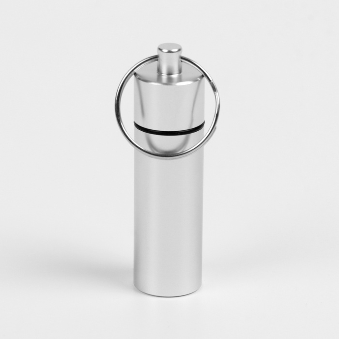 Водонепроницаемый брелок-контейнер для мелочей, серебристый, 6 см Водонепроницаемый брелок-контейнер для мелочей, серебристый, 6 см