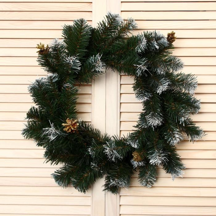 Венок  Венок "Классический" Белоснежный   (шишки золото) 45 см