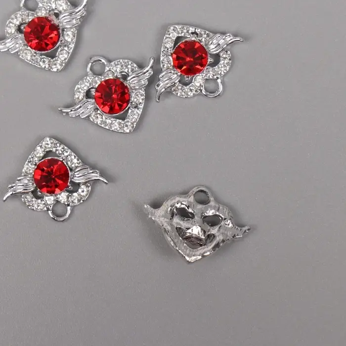 Декор для творчества металл, стразы "Сердце" серебро, красный 1,5х1,8х0,6 см