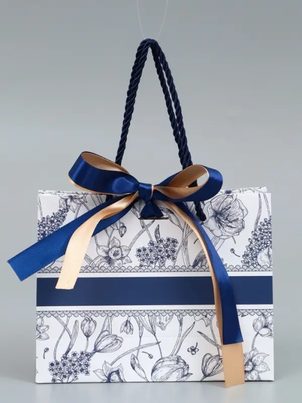 Пакет подарочный "Цветы", с бантом, 19 х 15 х 7 см