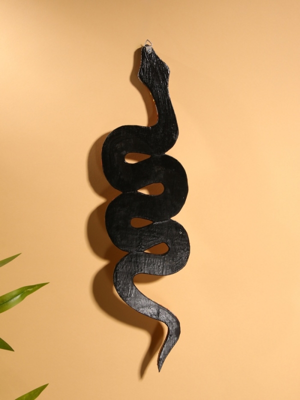 Сувенир интерьерный  Сувенир интерьерный "Змея" дерево 50х13 см, цв. серый