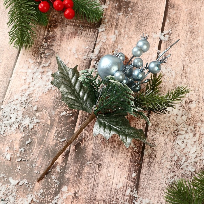 Декор  Декор "Зимнее грезы" ягоды шишки веточки, 21 см, голубой