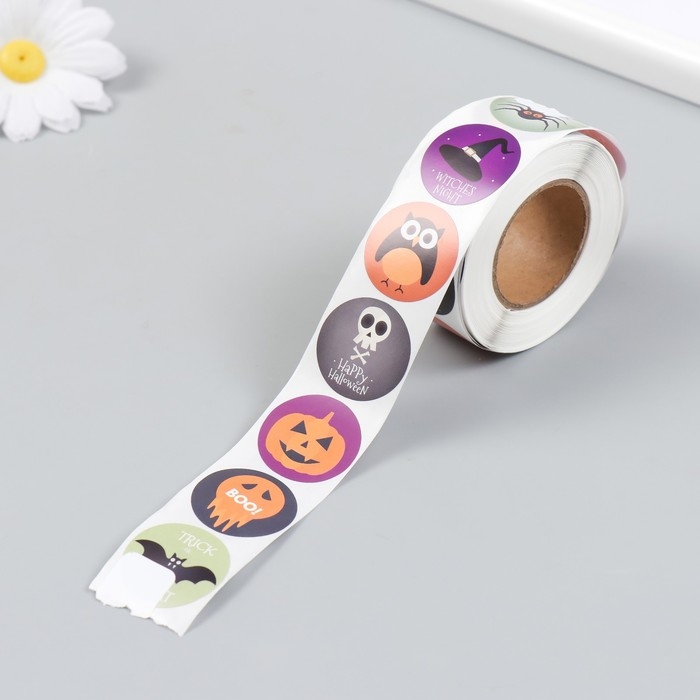 Наклейка бумага Наклейка бумага "Хэллоуин. Страшилки" d=2,5 см 500 шт в рулоне 3х6,5х6,5 см