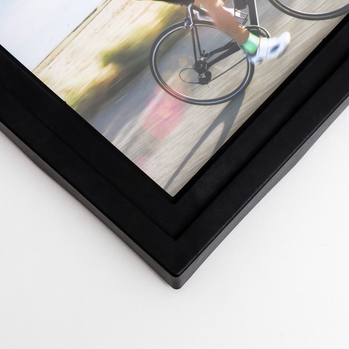 Фоторамка пластик на 4 фото 10х15 см  Фоторамка пластик на 4 фото 10х15 см "Спорт" чёрный 33х34,5 см