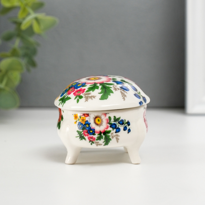 Шкатулка керамика на ножках Шкатулка керамика на ножках "Гвоздики" 6,1х7,7х4,8 см