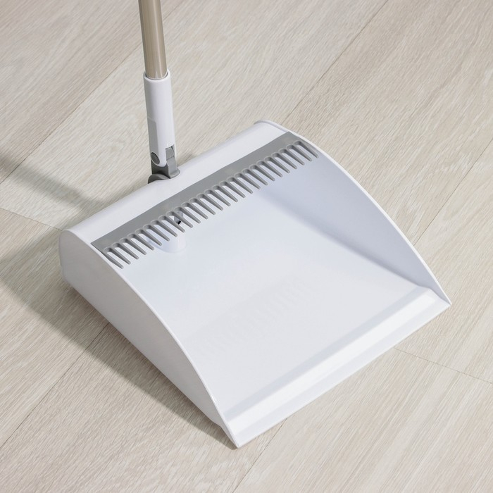 Щётка для пола Raccoon: совок 26×25 см, ручка из нержавеющей стали 97 см, щётка 26 см Щётка для пола Raccoon: совок 26×25 см, ручка из нержавеющей стали 97 см, щётка 26 см