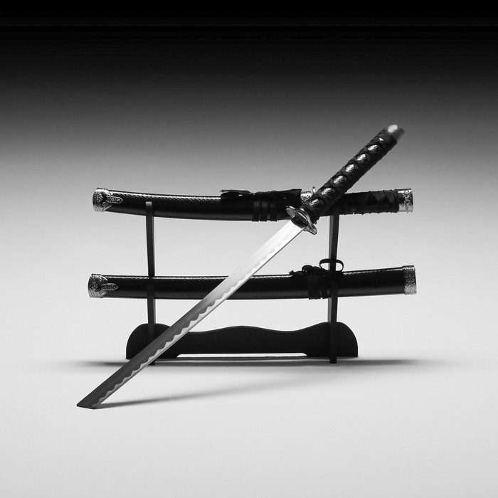 Сув. изделие катаны 2в1 на подставке, ножны кожзам, змея черная 47/70см Сув. изделие катаны 2в1 на подставке, ножны кожзам, змея черная 47/70см