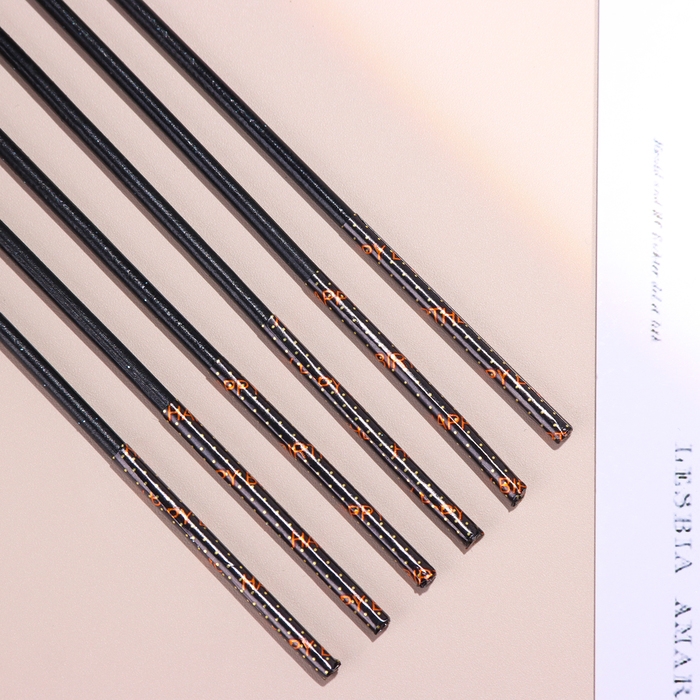 Набор свечей в торт, 6 штук Набор свечей в торт, 6 штук "Сияние", голубой с чёрным, 17 см